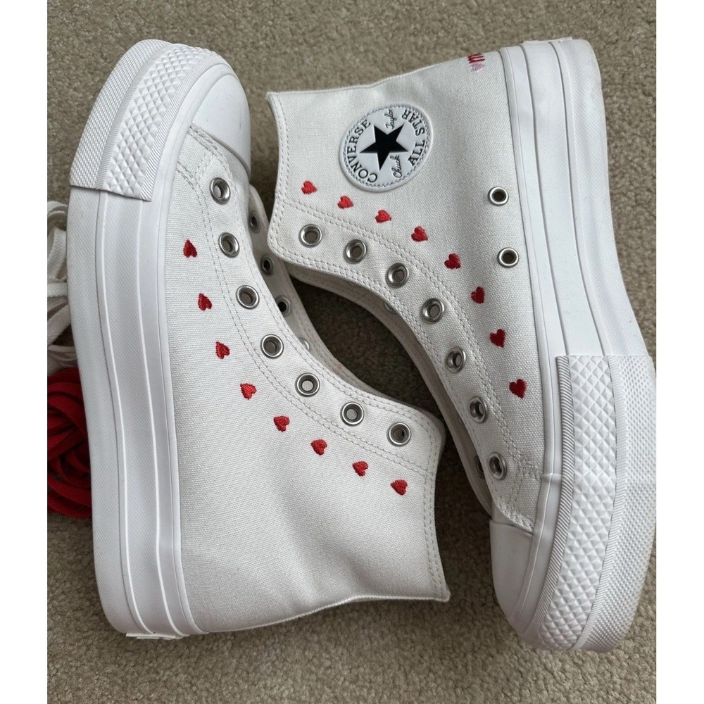 Chuck Taylor All Star Lift Platform Embroidered Hearts Womens Size 9 A01599C